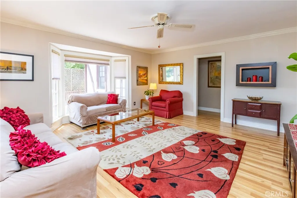 641 Canyon Drive, Glendale, California 91206 home-pic-10